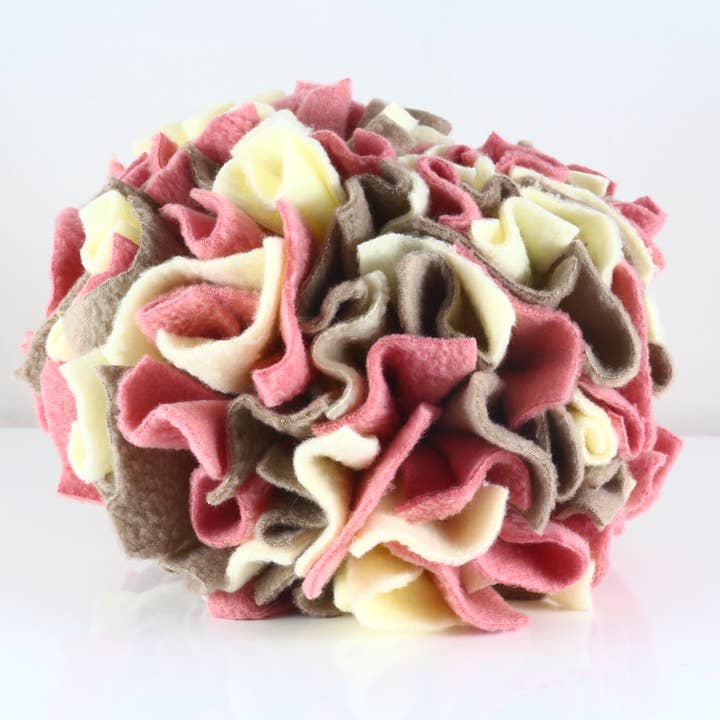 Sniff ball in dusky pink, light brown and vanilla for wholesale by Pawcord by Franzi