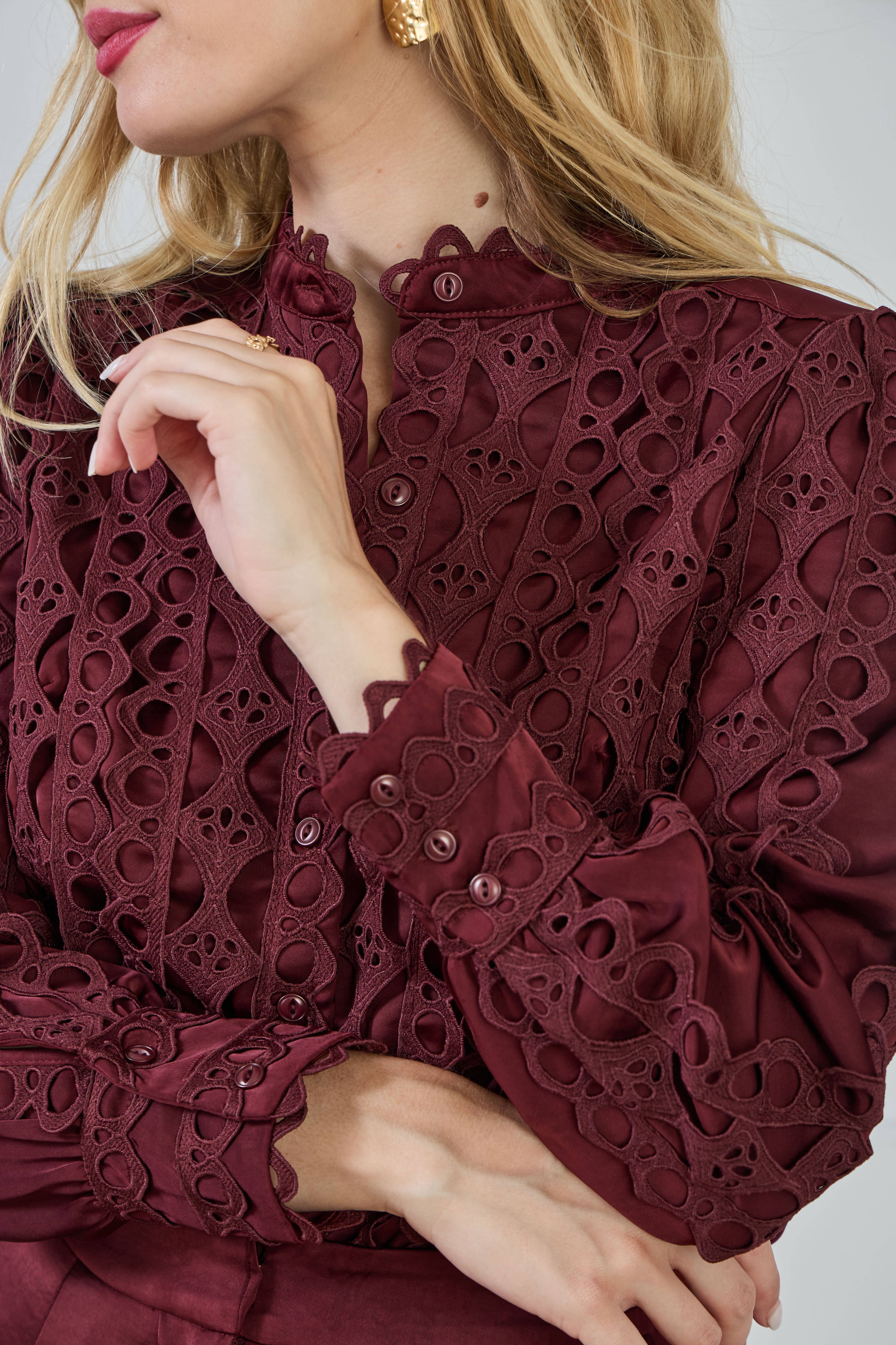 LULUMARY – Großhandel Hemd mit Button-down-Kragen – Damen – Bluse mit Spitze CH36819