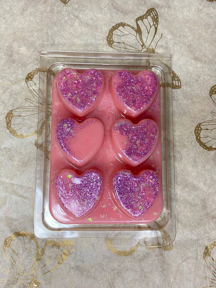 6 Heart Clamshell Wax Melts for wholesale by Wax Emporium