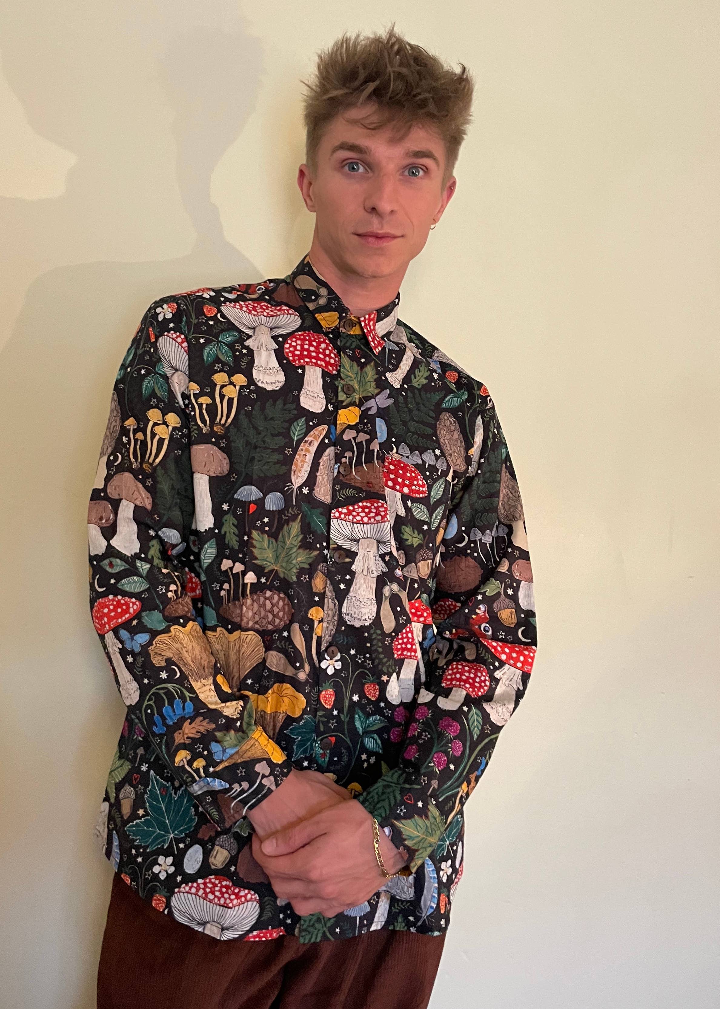 Emma's Emporium – wholesale Buttoned-down shirt – Unisex – AW2503 Unisex Toadstool Mushroom Print Cotton Shirt7