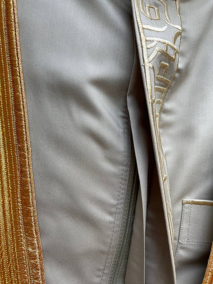 MY LITTLE JUBBA - Wholesale Top & Pant Set (NOT Loungewear) - Men's - Mens Light Grey Thobe with Gold Embroidery 5 Pcs Set4