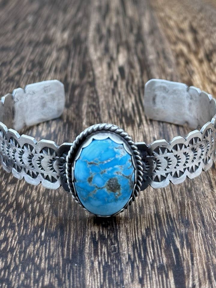 Navajo handgjord stapelarmband i sterlingsilver med blå fågel-turkos. för wholesale av Native City Jewelry