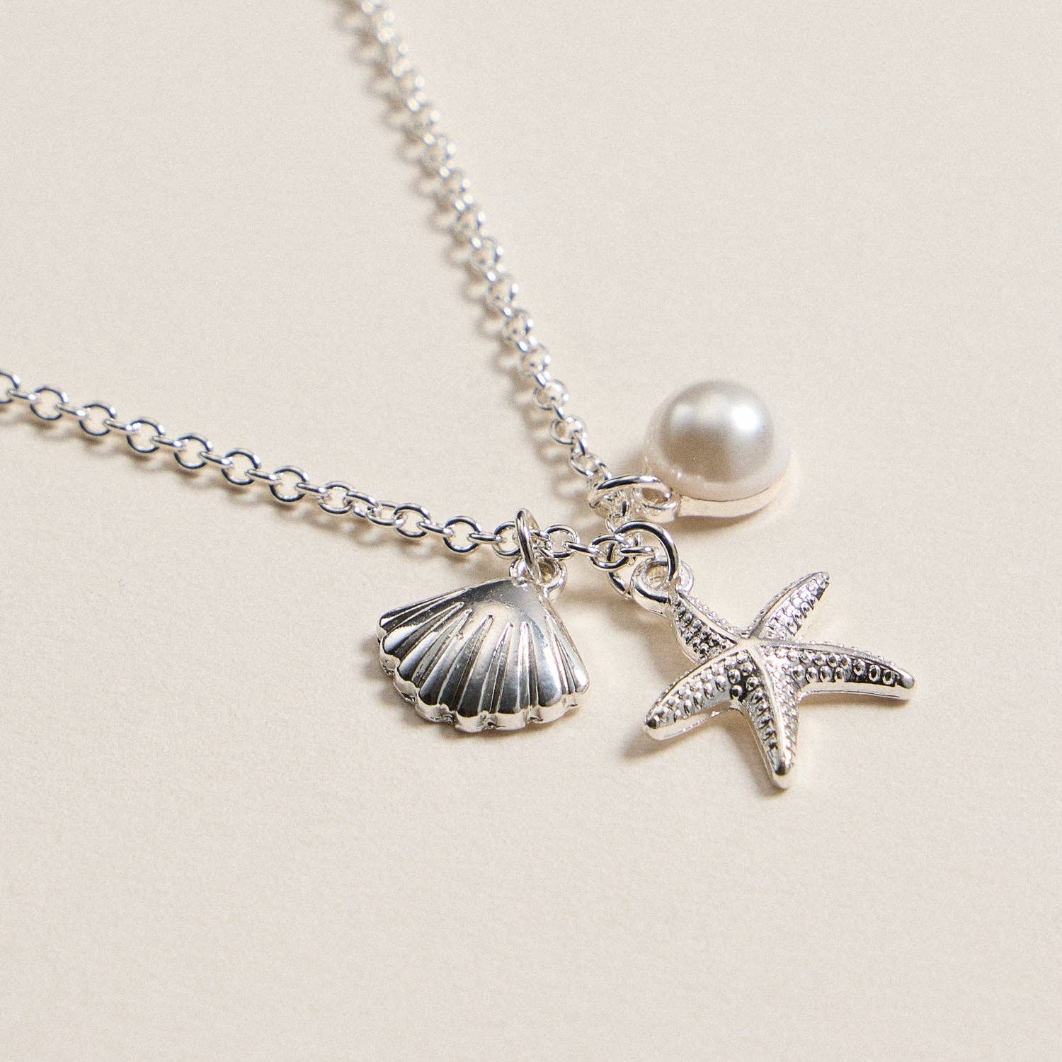 Lilla Haven - Wholesale Pendant/Charm Necklace - Seashell and Starfish Charm Necklace with Pearl2