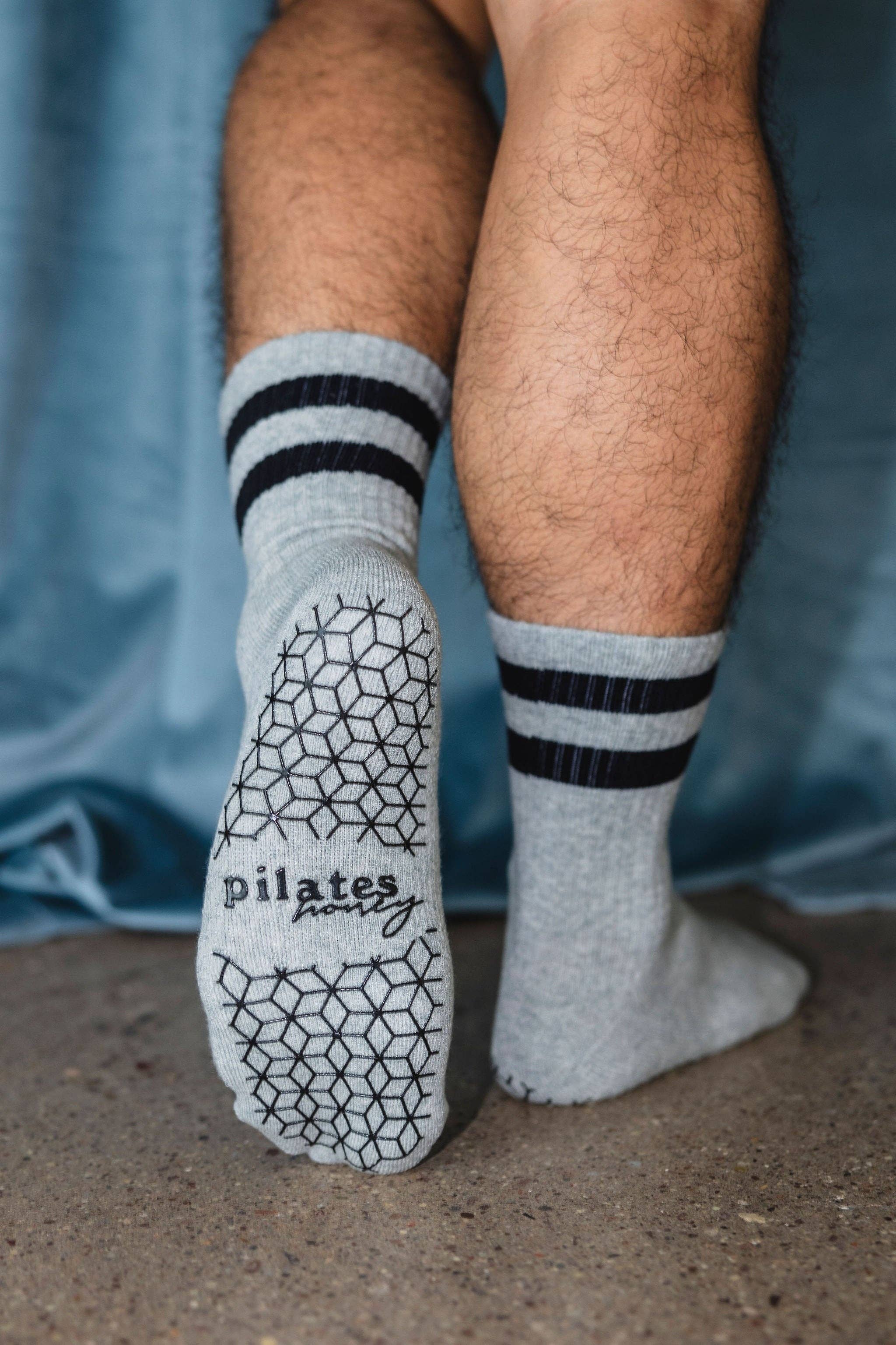 Pilates Honey - Wholesale Socks - Men's - Men's Black Stripe Crew Grip Sock