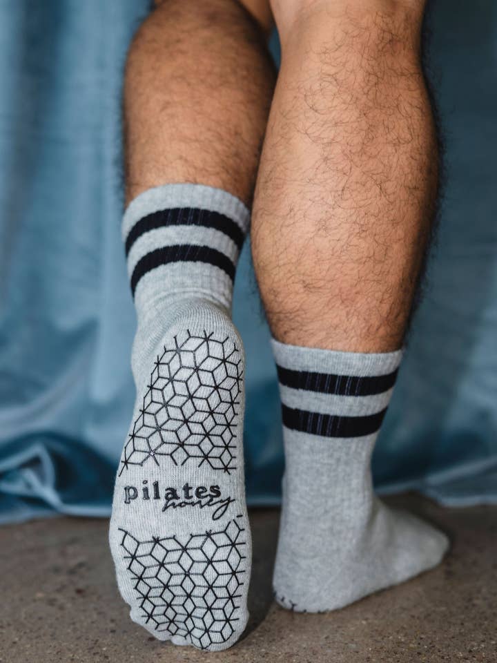 Pilates Honey - Wholesale Socks - Men's - Men's Black Stripe Crew Grip Sock0