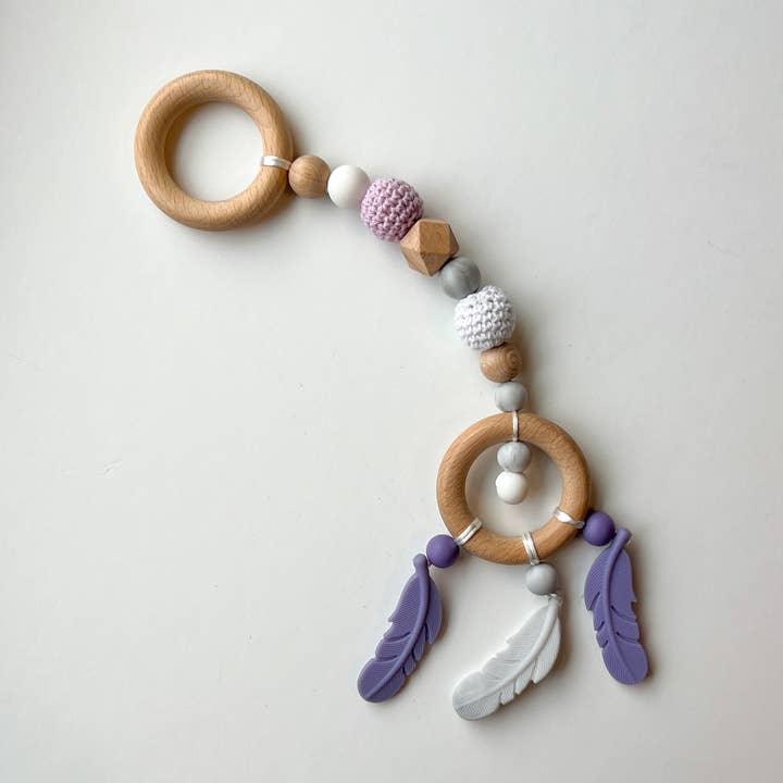 Juguete para morder o cochecito de bebé Dreamcatcher. Morado para venta al por mayor de Wonder Dreams