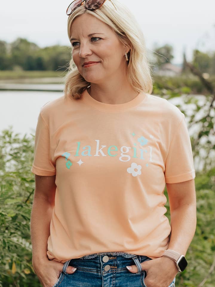 Lakegirl - Venta al por mayor Camiseta serigrafiada - Mujer - Camiseta Simply Lakegirl en melocotón1