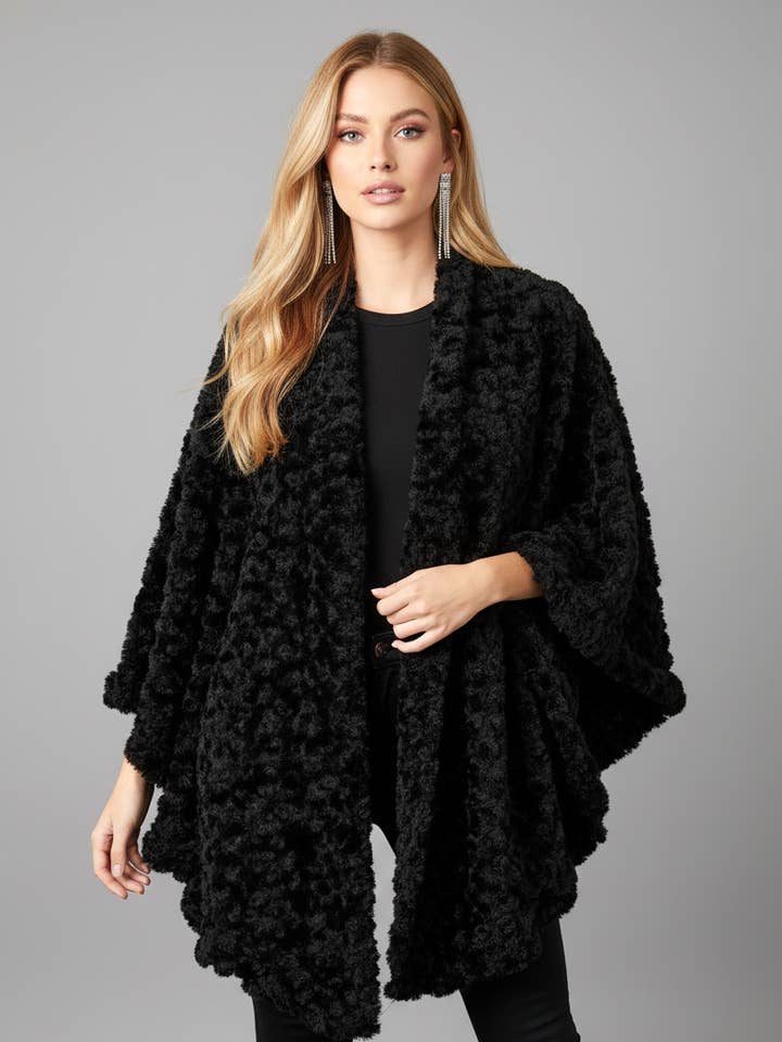 CH 02 Zwart en Grijs Bont Poncho voor wholesale door LTX Sportswear