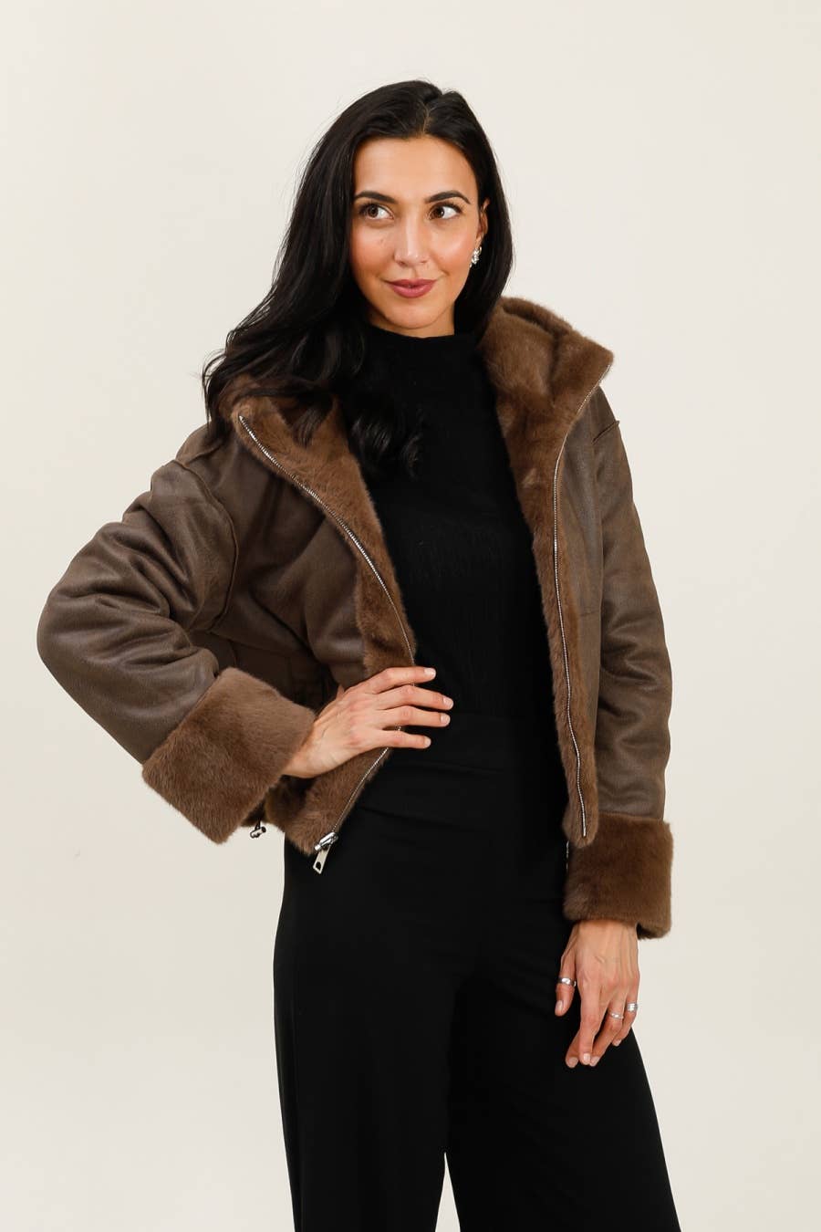 DIX-ONZE – Blusão - Mulher por atacado – Casaco Curto com Efeito de Camurça e Forro de Pele reversível10