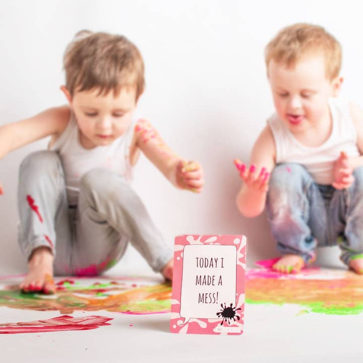 Cartes de jalon drôles pour bébé pour la vente par Little Pickle Memories