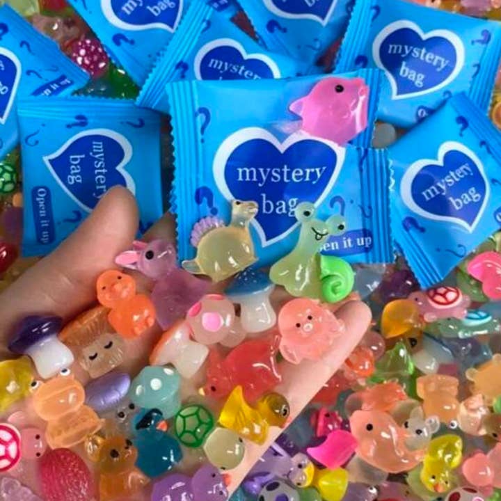 Moon River Designs - Wholesale Gag Gift/Novelty Gift - Glow in the Dark Acrylic Mix Animals Mystery Bags1