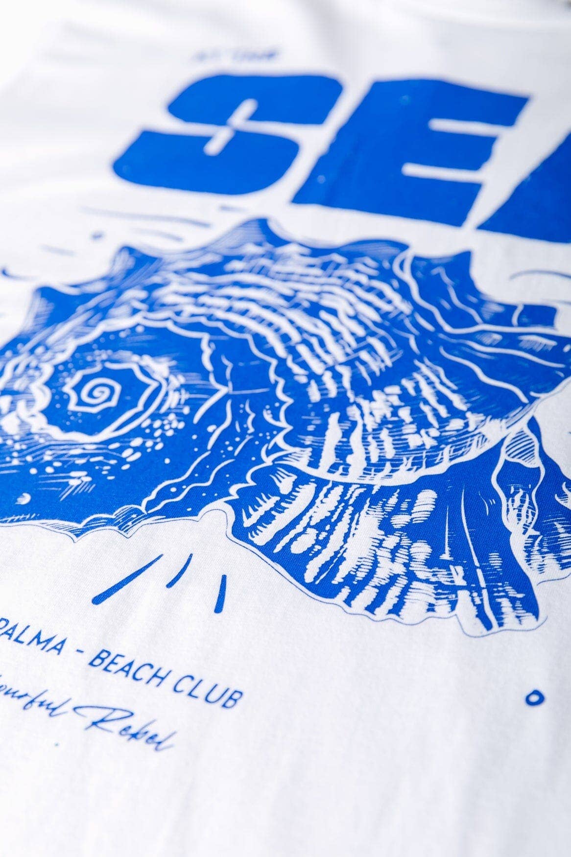 Sea Loosefit Tee | Standard white for wholesale on Faire1