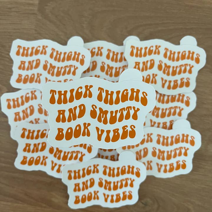 Adhesivo «Thick Thighs & Smutty Book Vibes» para venta al por mayor de Totally Posie