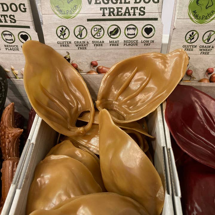 Miro & Makauri – wholesale Pet treats – Dog – Vegetarian Dog Treats - Maks Patch Natural Smoked & Peanut Butter Pigs Ears2