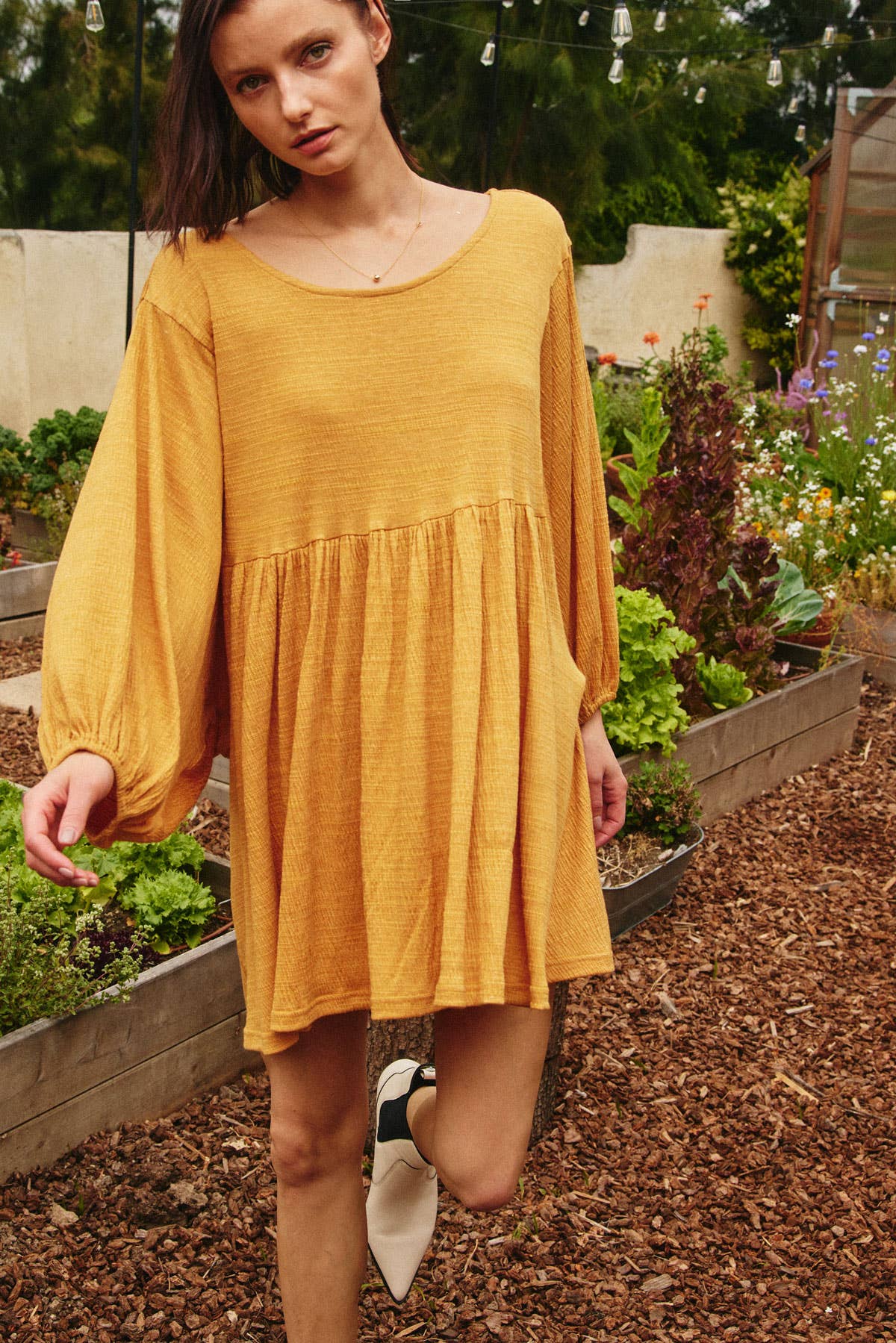 Lara Daisy - Vente Robe – femme - Mini-robe surdimensionnée en jersey texturé à dos croisé4