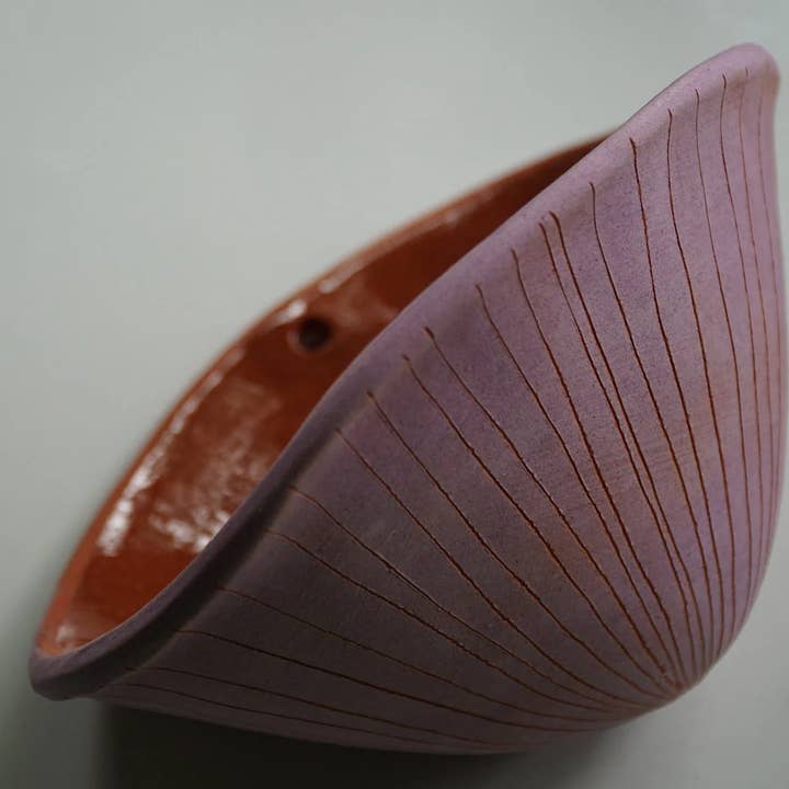 Half Light Honey ā wholesale Wall planter ā Vertical Line Wall Pocket in Purple & Terracotta2