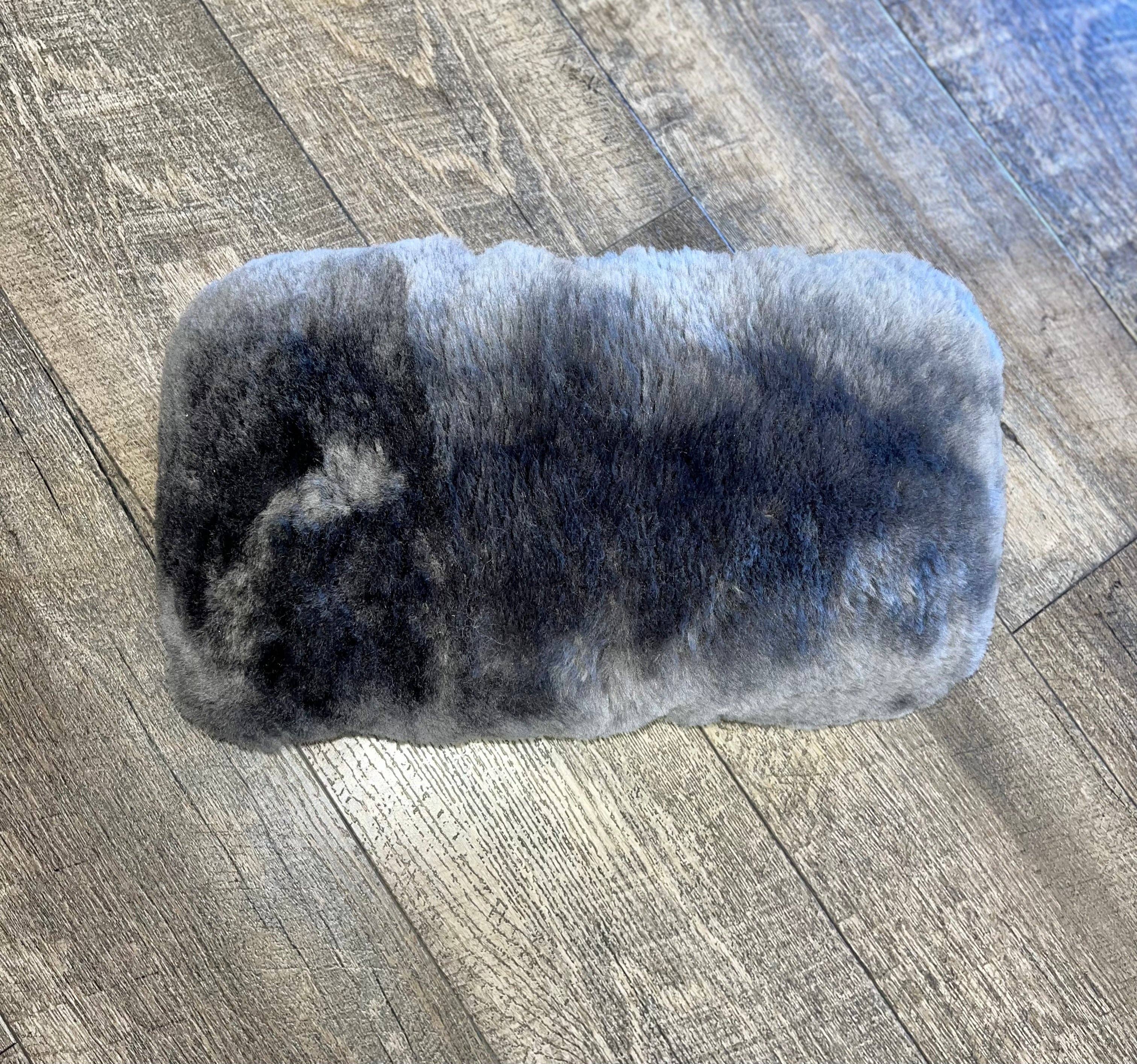 SuperLamb Footwear – wholesale Travel pillow – Sheepskin Headrest Neck Pillow2