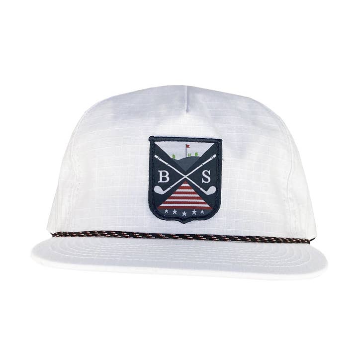 Casquette à bouton-pression Crest Logo Rope (blanc) pour la vente par Boston Scott Golf Apparel