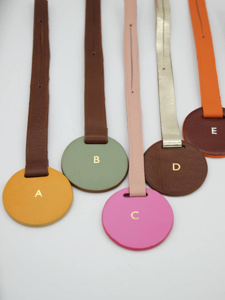 Personlige lædertaskesmykker for engroshandel hos ATELIER GAUTHIER