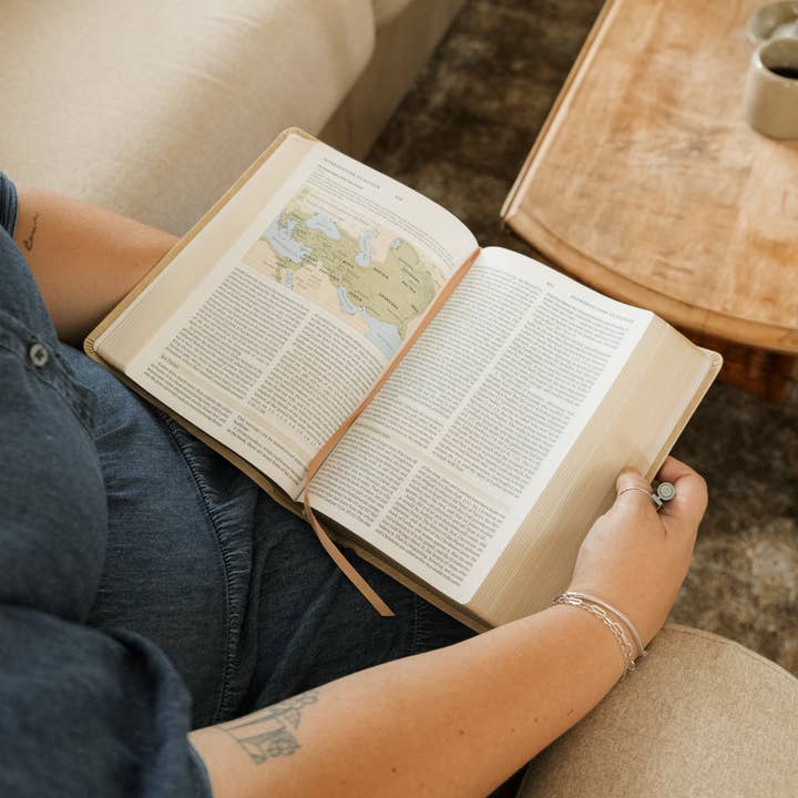 Hosanna Revival - Vente Livre sur la religion - Bible d'étude ESV : thème Sonora7