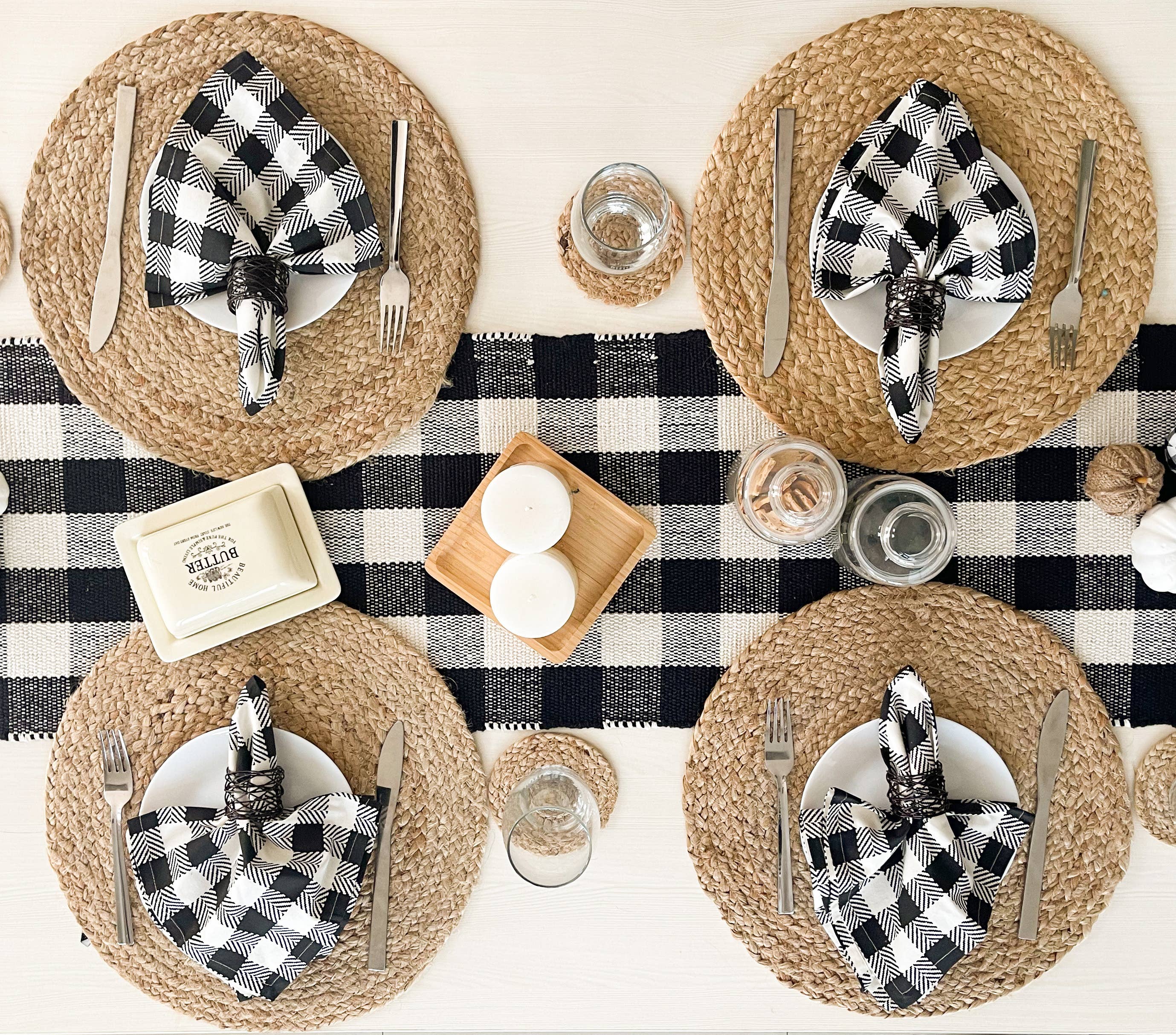 NATURAL JUTE Set of 4-Jute Braided Round Placemats, 15'' Rnd. Natural. for wholesale on Faire1