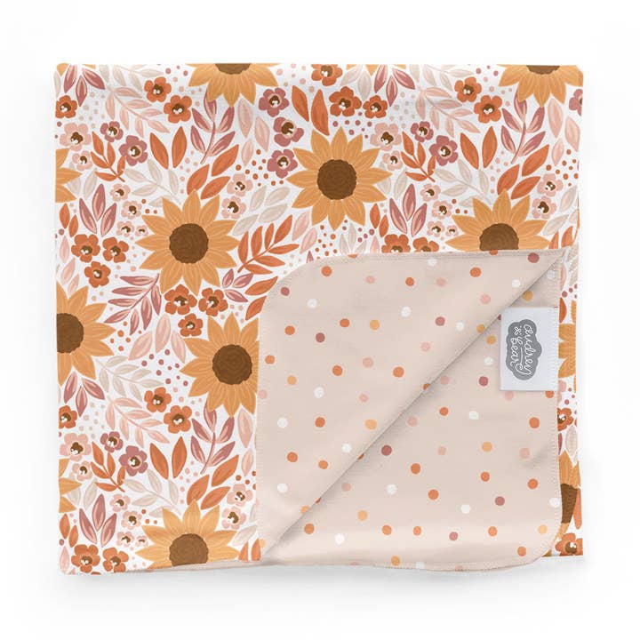 Couverture à langer | Summer Sunflower pour la vente par Audrey & Bear