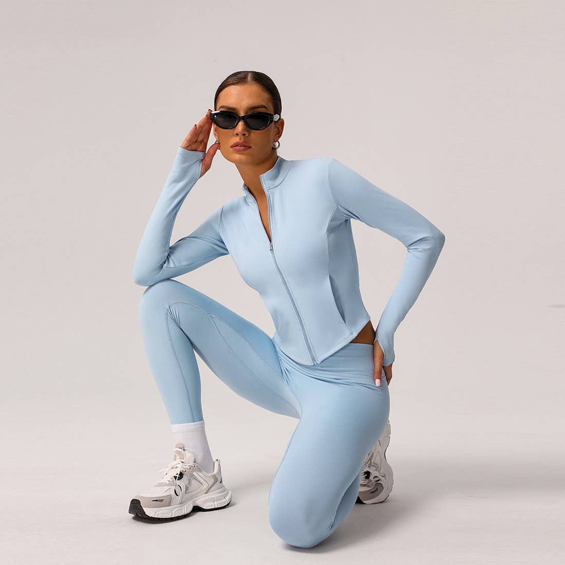 Sodalemon - Vendita all'ingrosso Completo sportivo - Donna - Completo sportivo 2 pezzi: giacca leggera in pile e leggings modellanti2