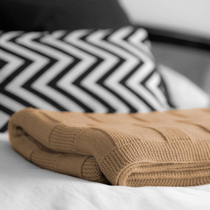 Beige ternet strikket tæppe for engroshandel hos VIVOLOOK BUSINESS S.L.U