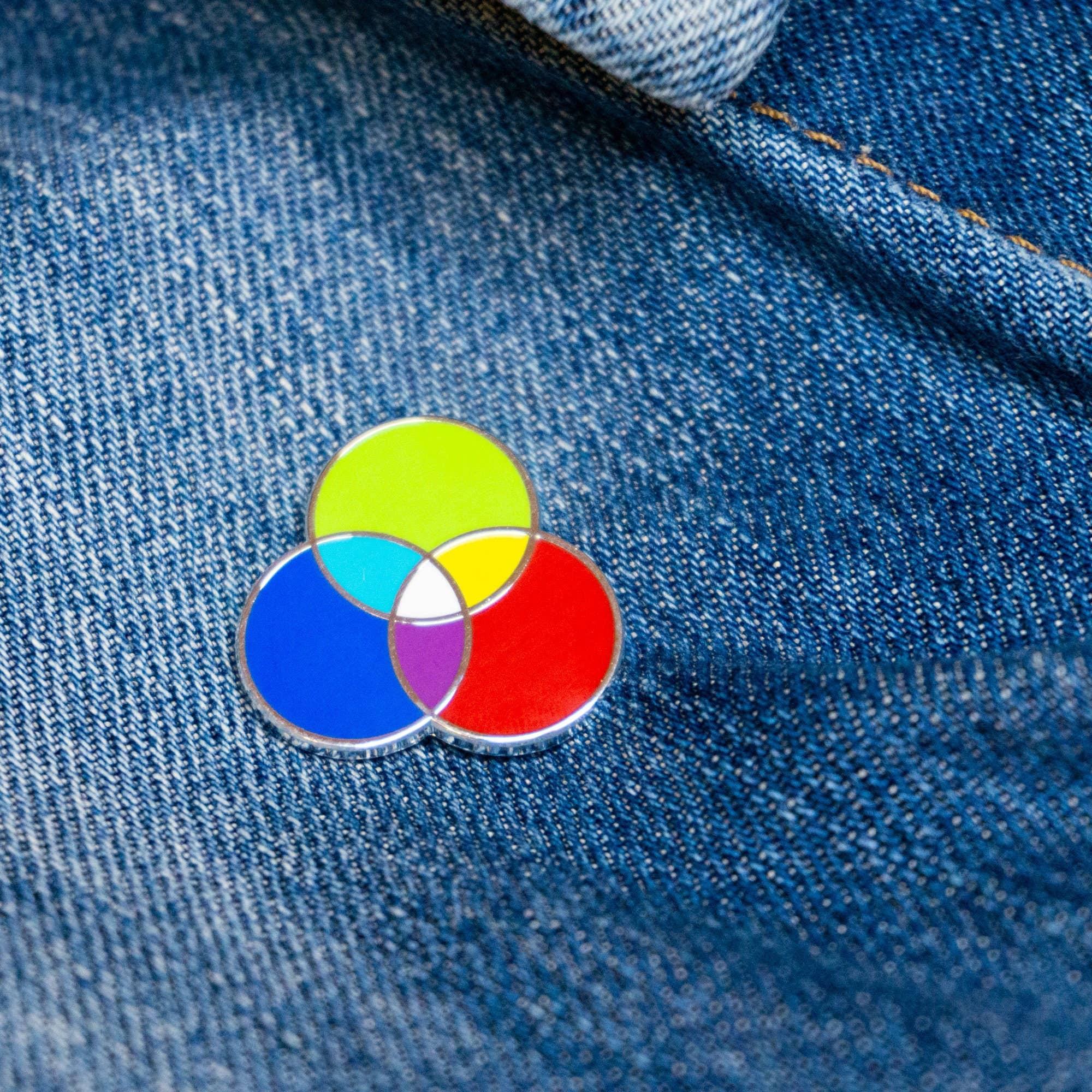 Creative Goodie - Vente Épinglettes/boutons - Épinglette en émail dur couleur RBG, cadeau pour un graphiste1