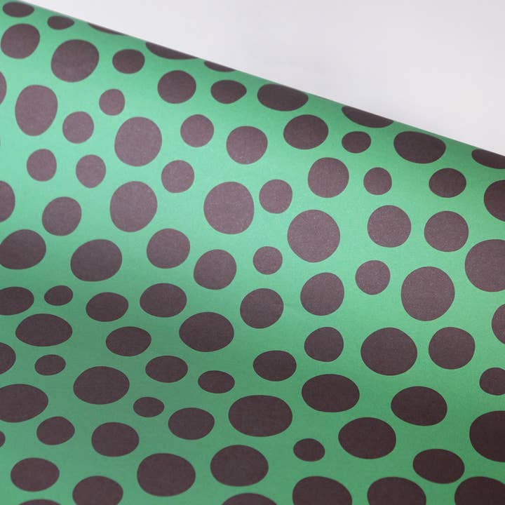 Haferkorn & Sauerbrey – Engroshandel Gavepapir – Store lilla prikker gavepapir1