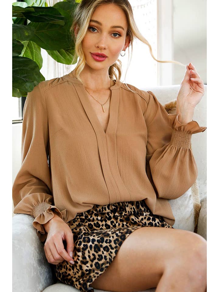 Vine & Love - Vente Chemisier – femme - Blouse smockée à encolure Henley et manches ballon VT31377D12