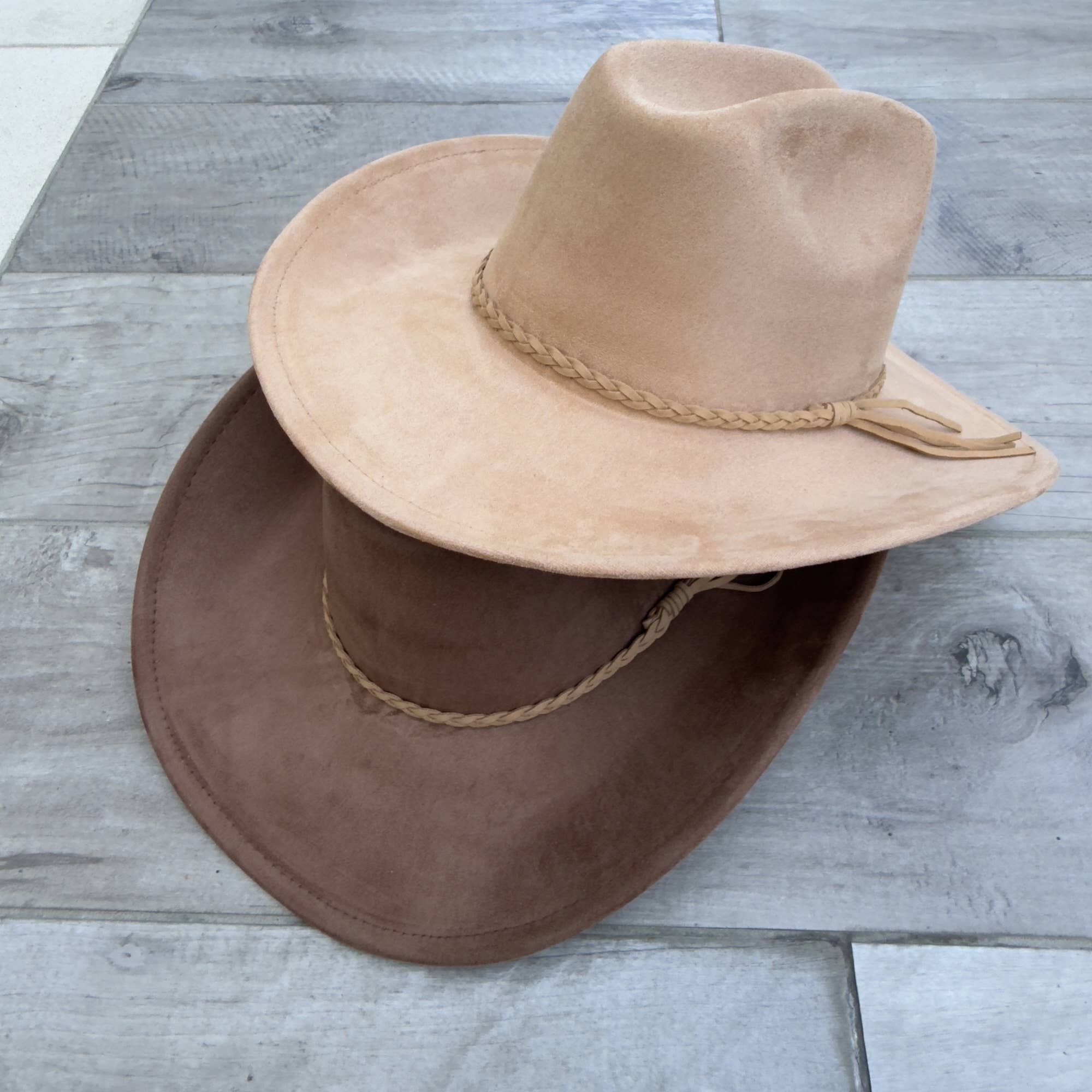 Queens INC - Wholesale Cowboy Hat - Women's - 🤠 Vegan Suede Cattleman Cowboy Hat W/ Suede Hat Band 21