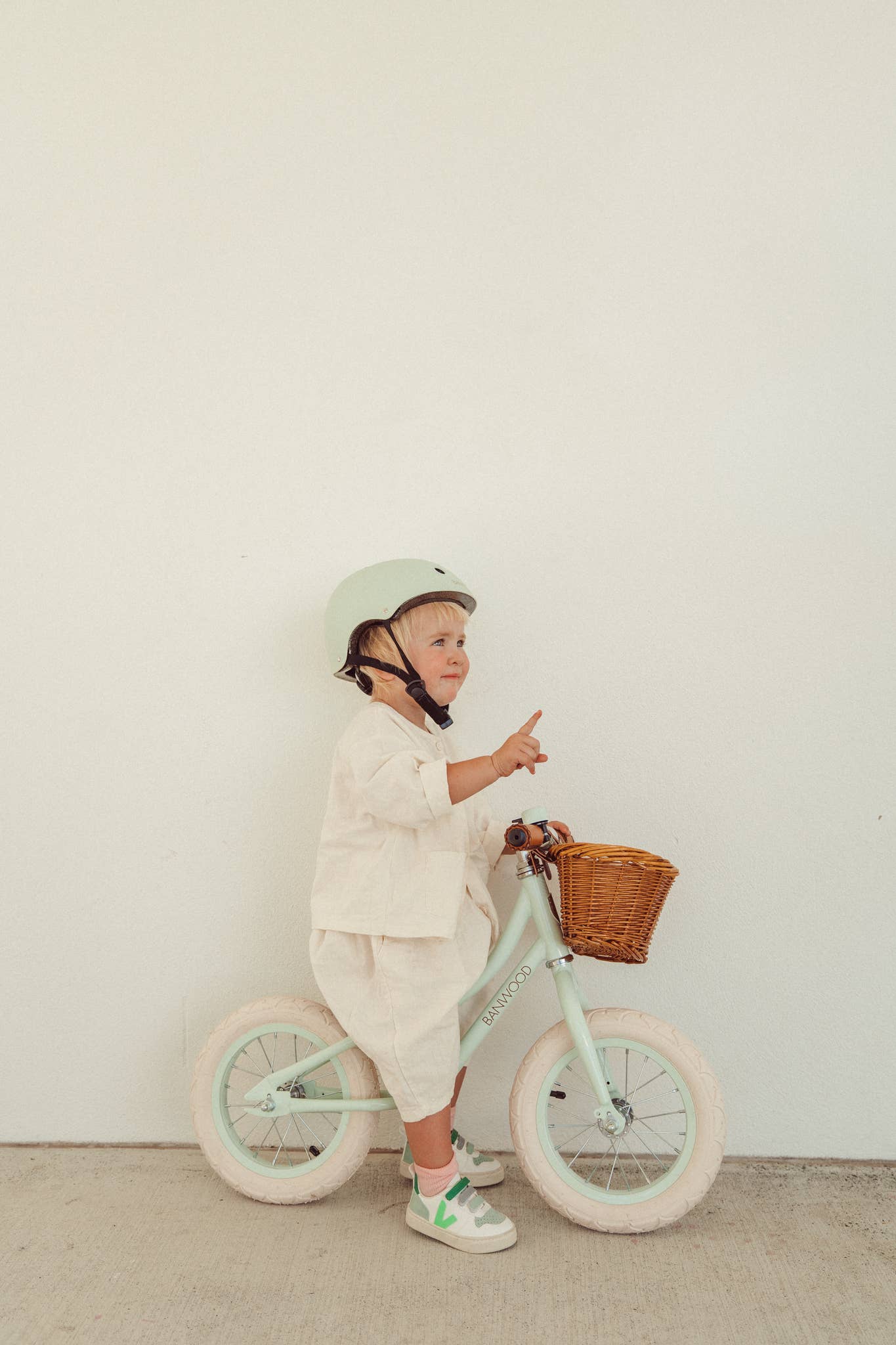 Banwood Inc - Vente Vélo et trottinette – enfant - BANWOOD DRAISIENNE FIRST GO VINTAGE - MENTHE PÂLE1