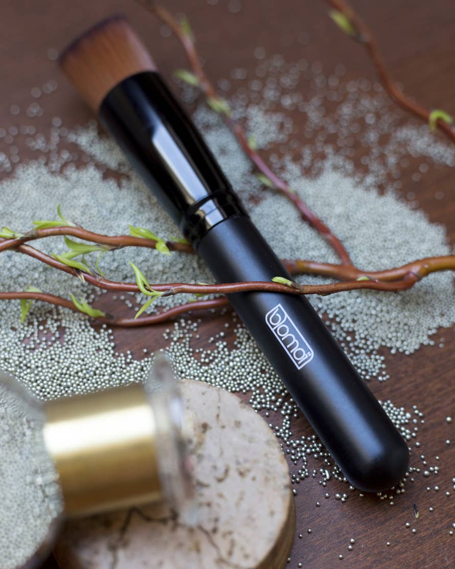 BOMOÏ - Wholesale Cheek/Face Makeup Brush - Vegan MAKE-UP BRUSH1