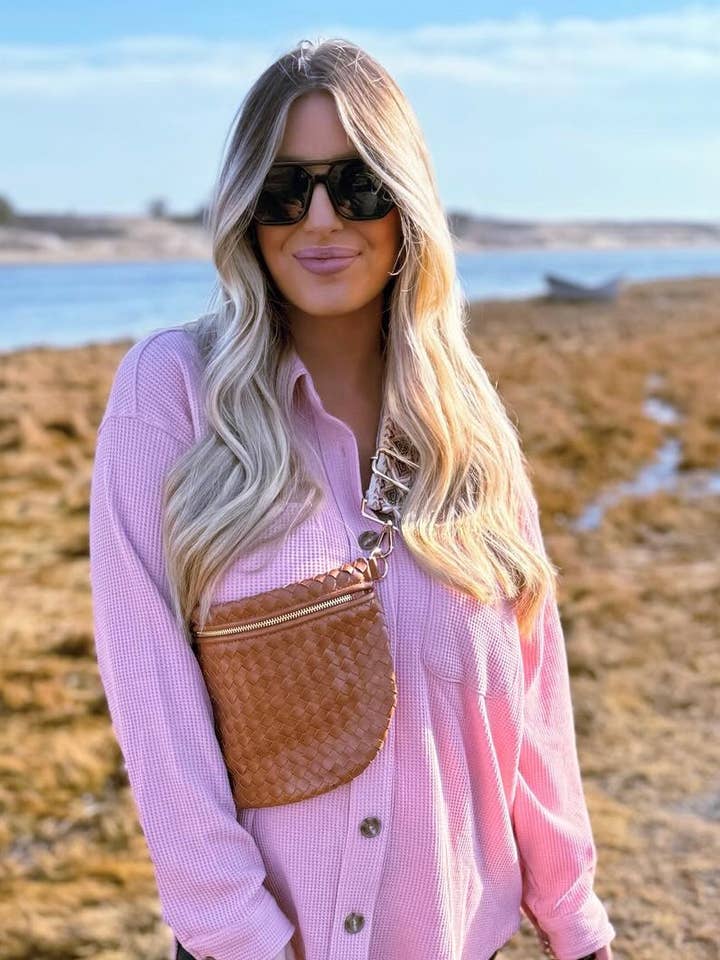 Le Fiona | Sac Banane Tissé | 4 couleurs pour la vente par Babs + Birdie