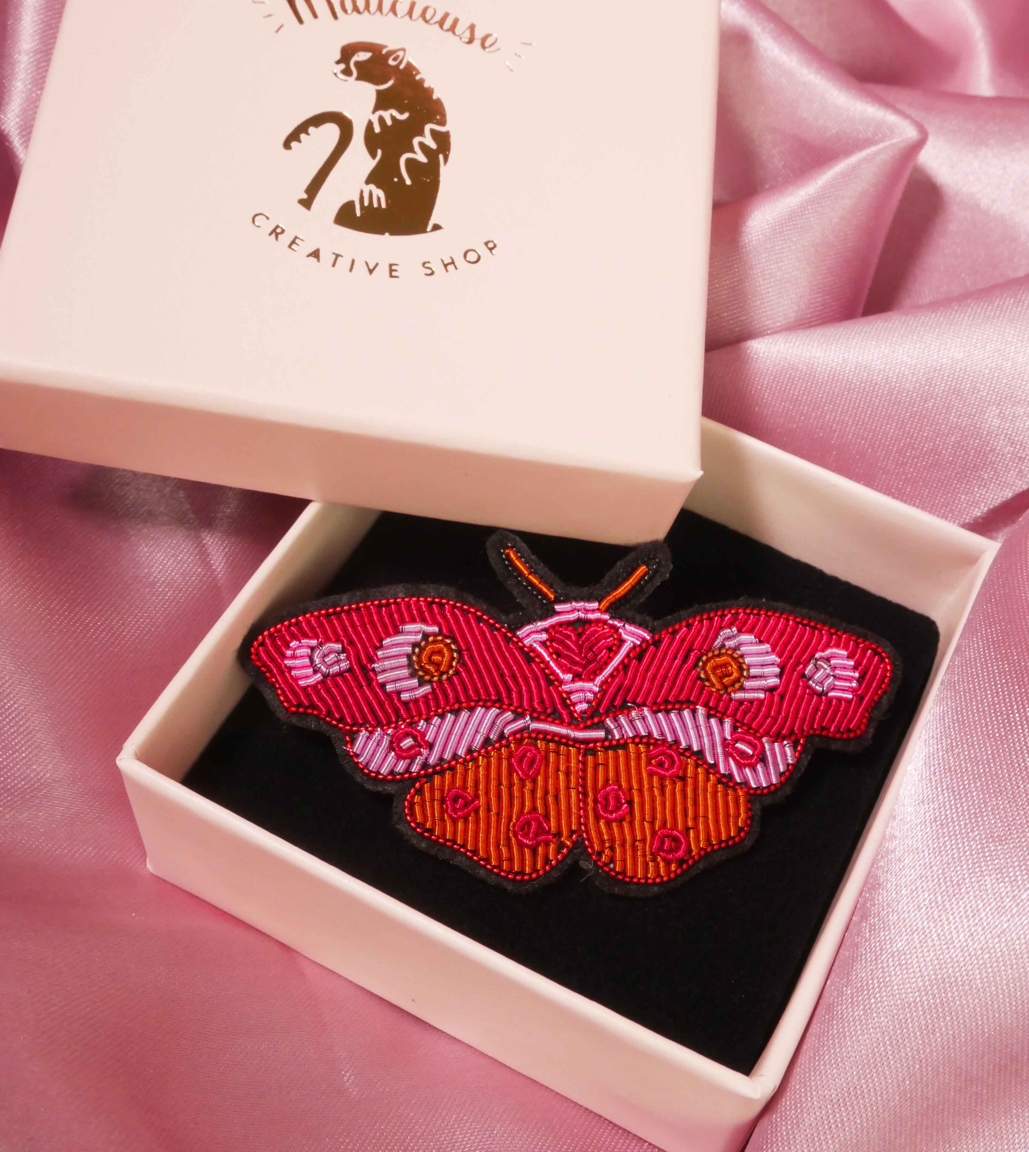 MALICIEUSE - Vendita all'ingrosso Spille - Spilla Farfalla Amore - Ricamo Fatto a Mano Cannetille4