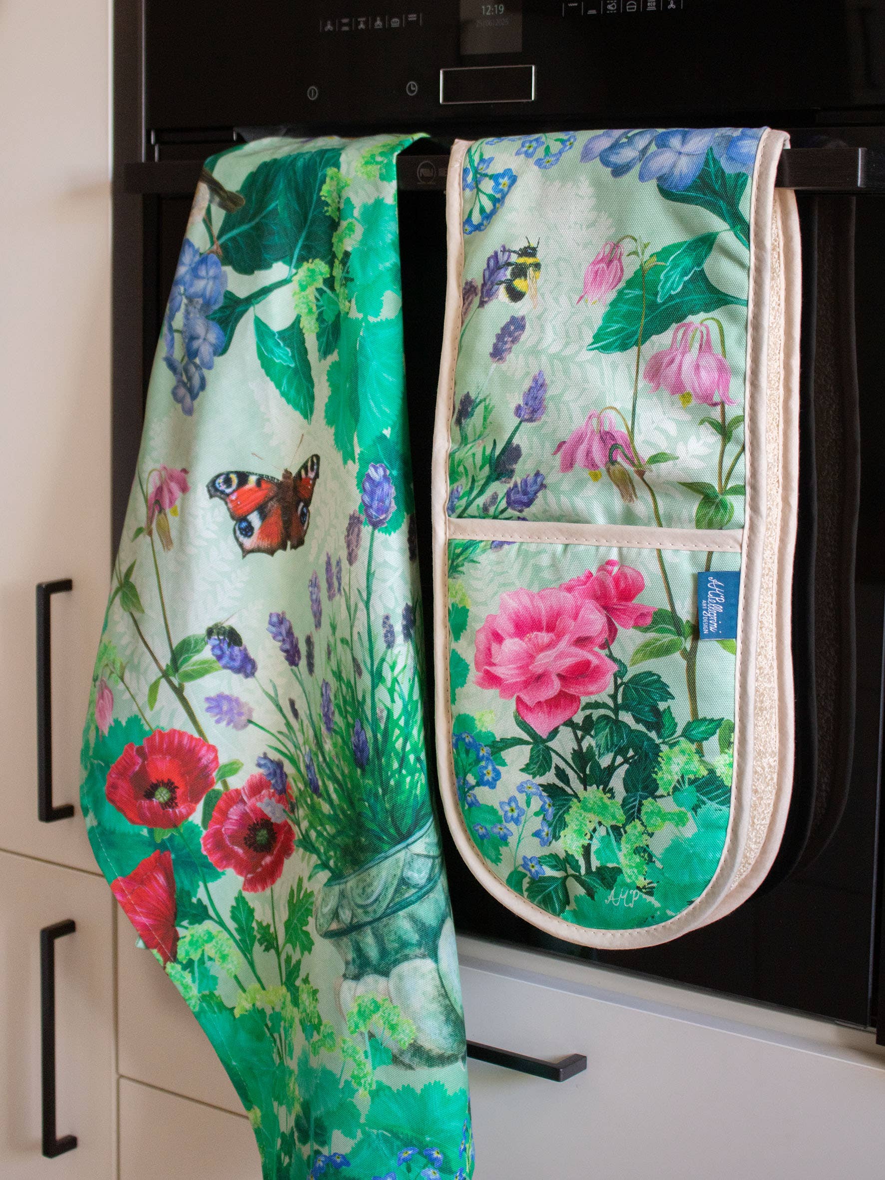 AMPellegrini Art & Design - Wholesale Tea Towel - Tea Towel with floral garden print5