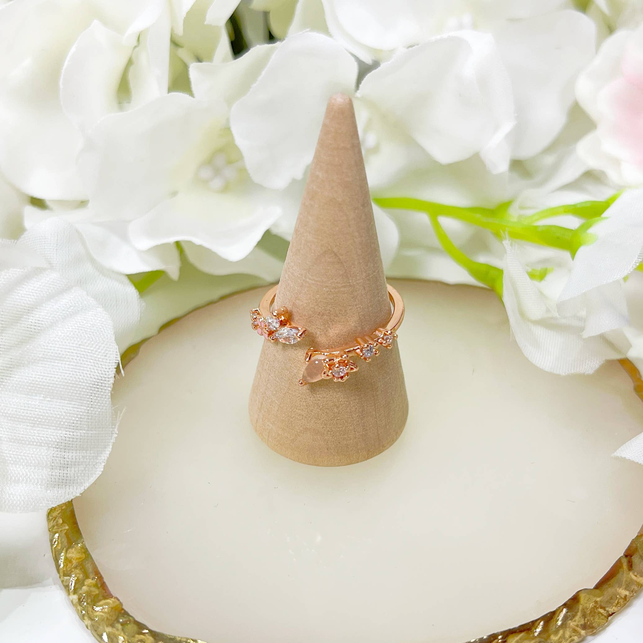 Melange Blanc - Wholesale Multi-Stone Ring - R013 Pink Flower ring, Pink gem stone ring, floral ring4