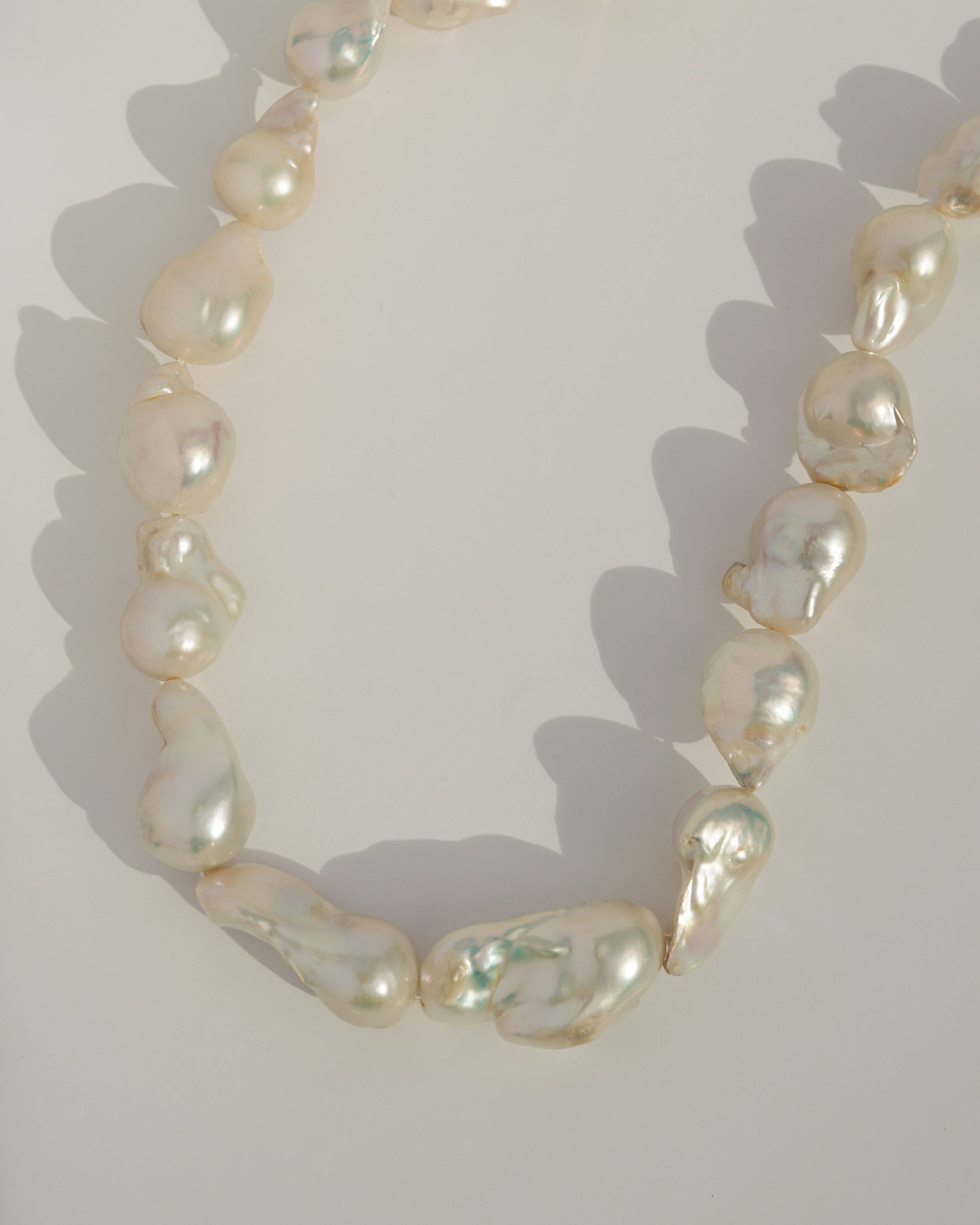 KOZAKH – wholesale Beaded/pearl necklace – Vegan Bold Baroque Necklace2