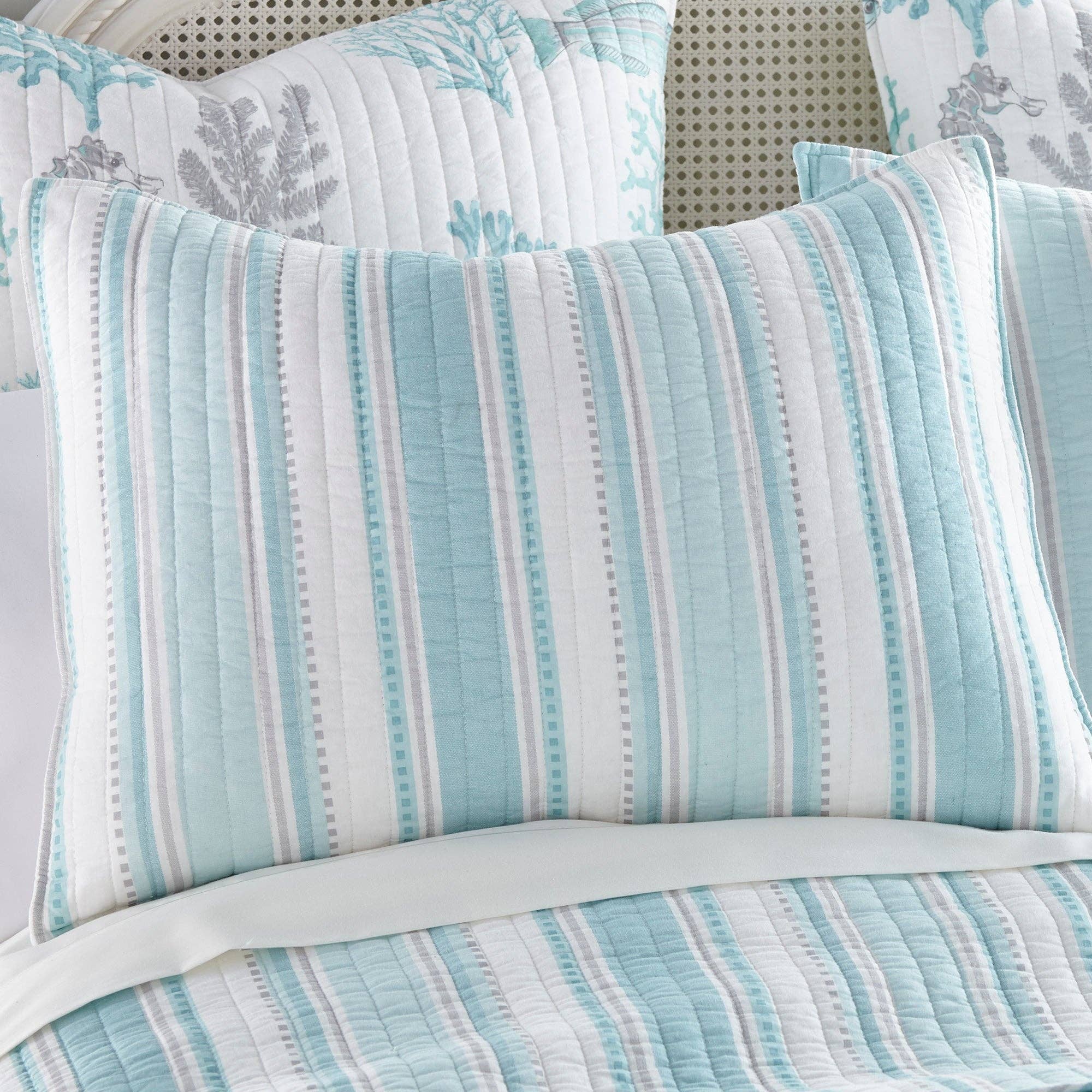 Teal Cape Coral Quilt Set for wholesale on Faire3