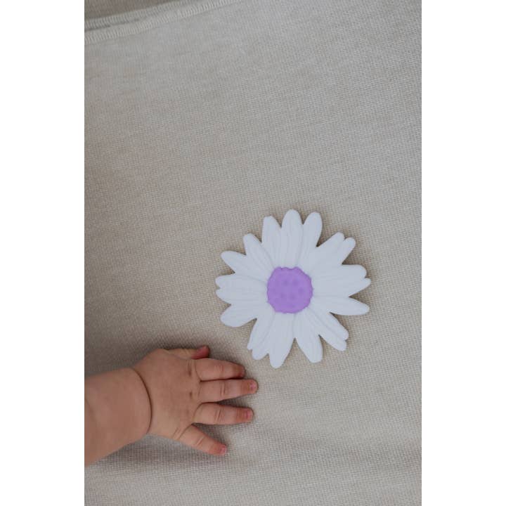 Woven Kids – Großhandel Beißspielzeug (ohne Clip) – Baby – Beißring aus Silikon, Motiv: Milk Daisy/Lilac Centre4