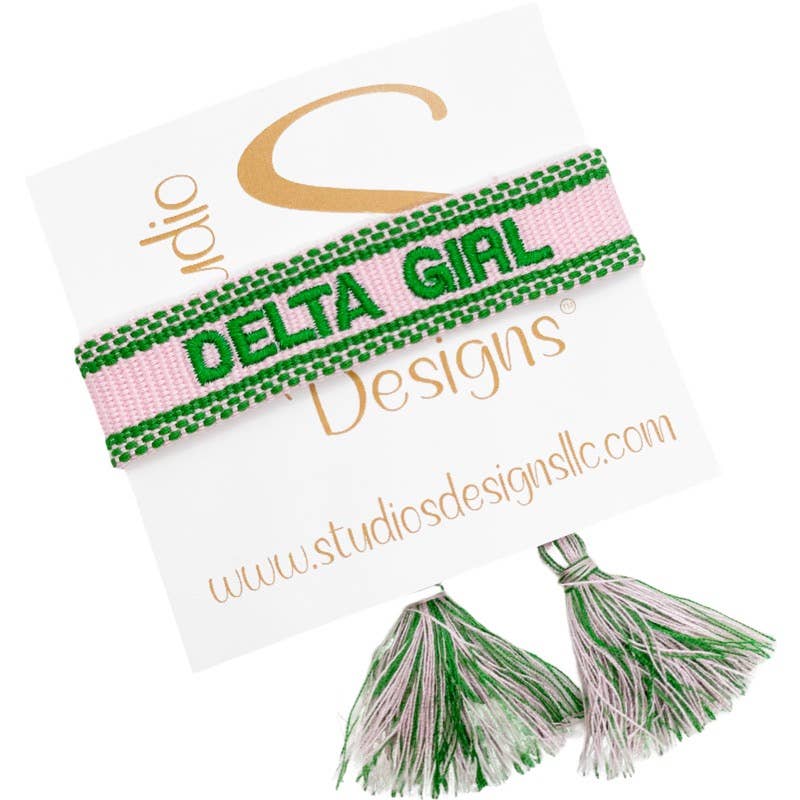 Studio S Designs - Vendita all'ingrosso Bracciale in tessuto/intrecciato - Bracciale con nappine ricamate - Delta Girl0