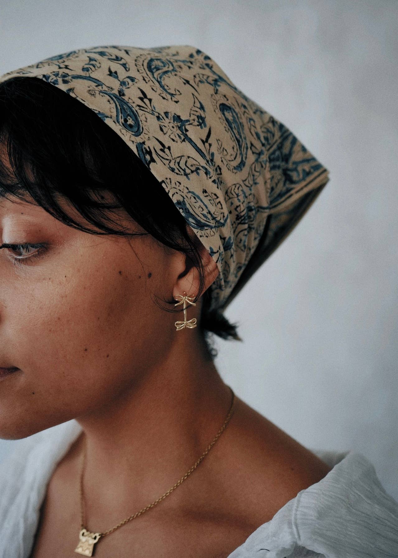 White Lotus Fashions - Vendita all'ingrosso Bandana - Donna - Bandana in Cotone Kalamkari - Paisley Blu (KK1412)2