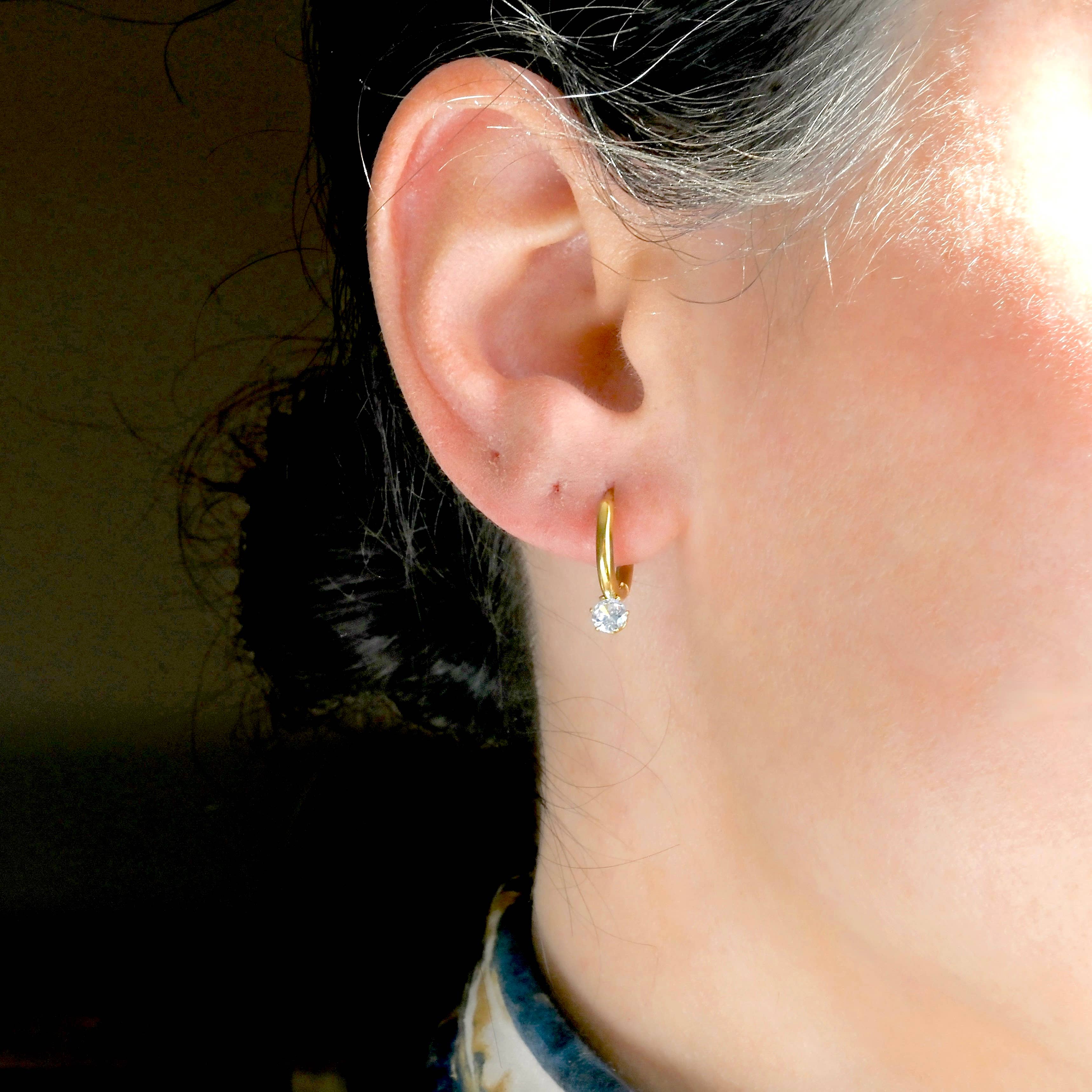 Blueyejewelry - Vendita all'ingrosso Orecchini a cerchio - Cerchi con diamanti impermeabili - Orecchini a cerchio con ciondolo con diamanti4