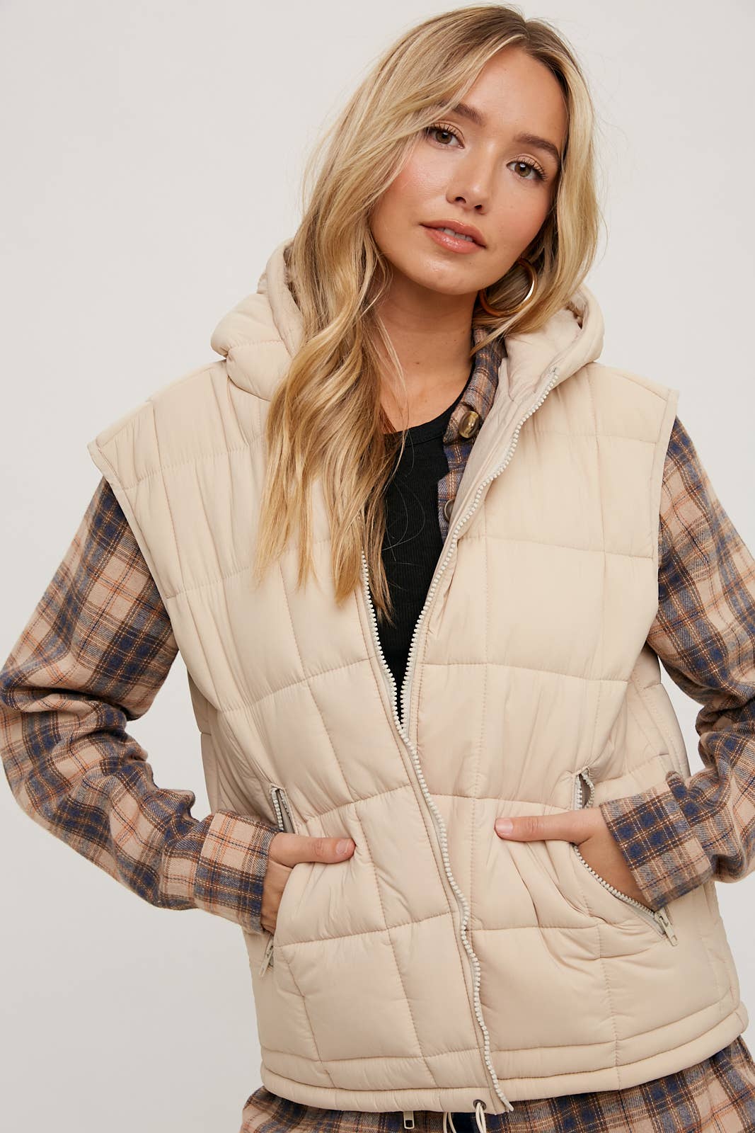 Bluivy - Wholesale Outerwear Vest - Women's - PUFFER ZIP-UP HOODED VEST13