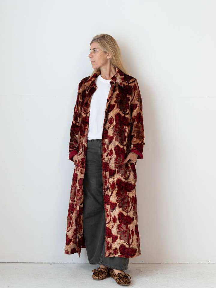 Cappotto in Velluto di Seta Meera per la vendita all'ingrosso da parte di Sanjanaandme