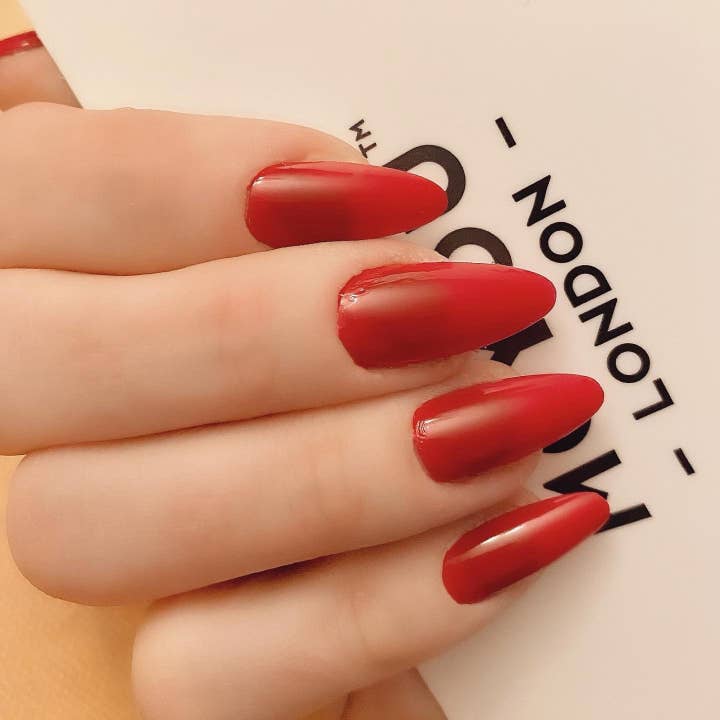 Peggie Classic Retro Pinup Rockabilly clavos rojos para venta al por mayor de Space Witch Nails