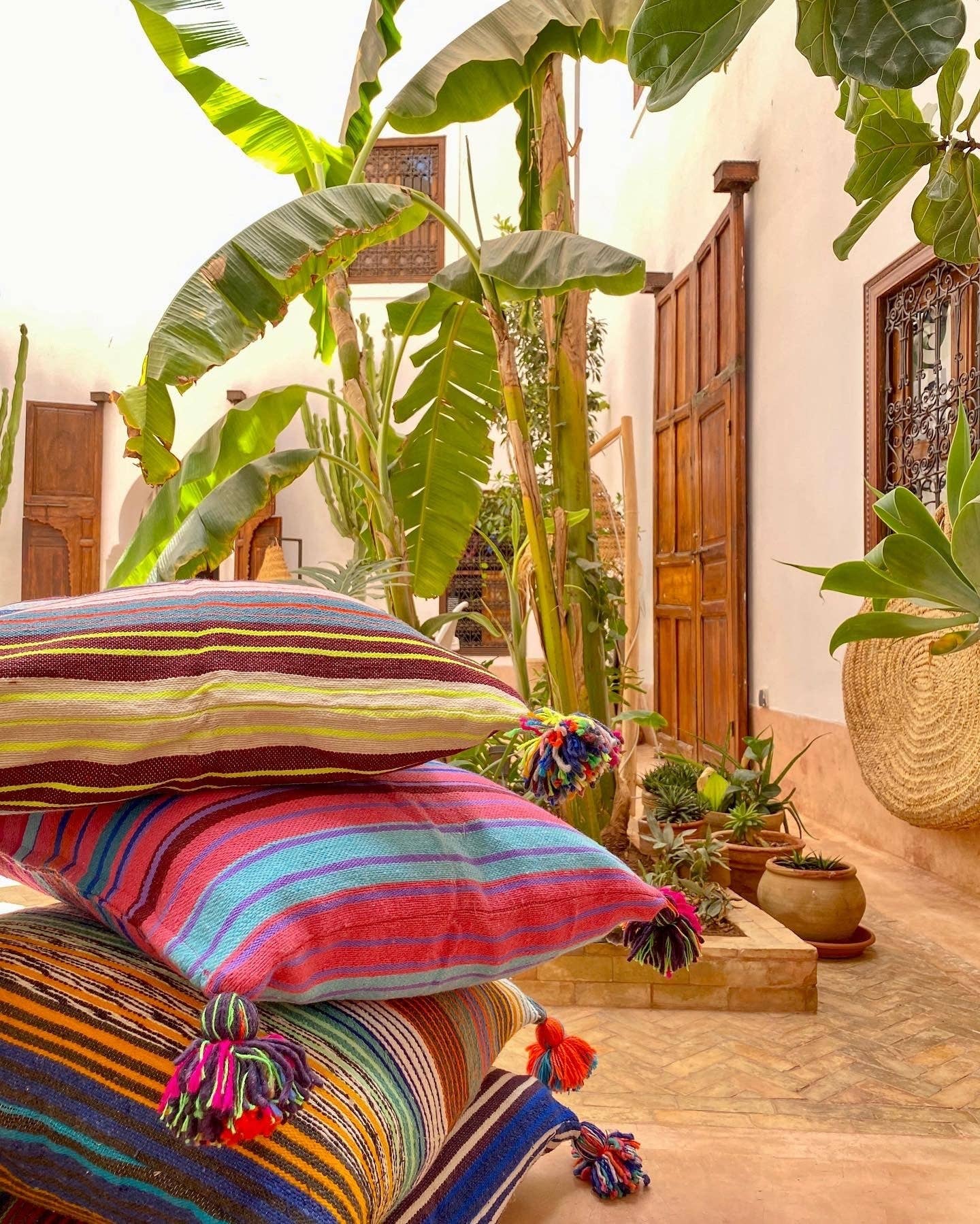 SOUK in the CITY - Vendita all'ingrosso Cuscini decorativi - Cuscini MOUIRA a righe e con pompon - 50 x 50 cm e 60 x 45 cm2