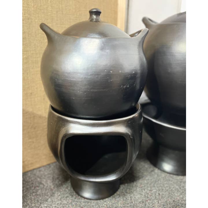 Authentic Origin Colombia - Wholesale Grill Pan/Griddle - La Chamba Clay Pot for Cooking & Brazier - with Charcoal 1