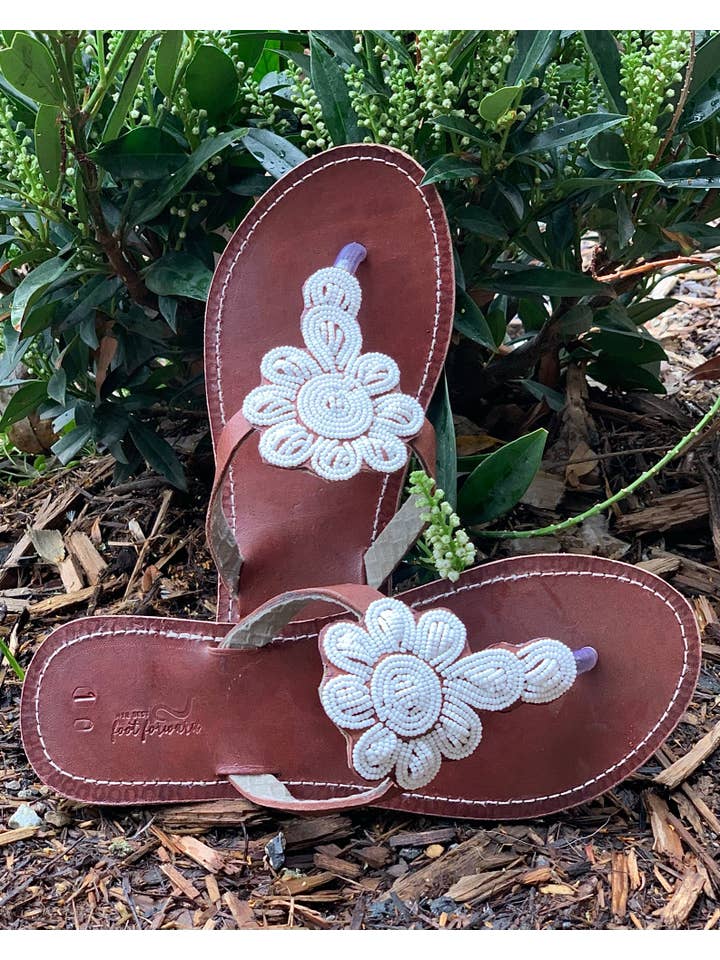 Her Best Foot Forward – Chinelos - Mulher por atacado – Sandálias de Missangas Feitas à Mão por Mary - Calçado Ético Intemporal com Missangas Maasai